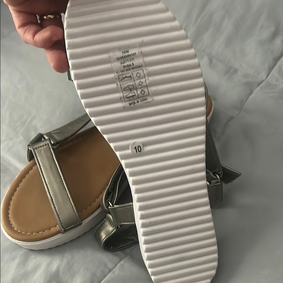 Pierre Dumas Silver Sandals Modern Design - Picture 3 of 4